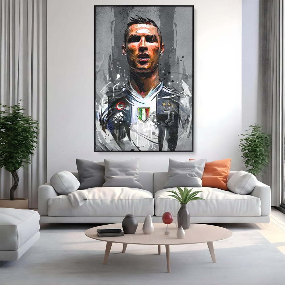 Tablou canvas cu tablou portret cristiano ronaldo juventus, in rama de aluminiu negru, pe perete intr-un living